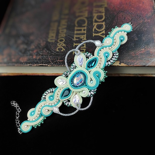 bransoletki soutache Idealna Bransoletka sutasz z kryształem turkusowo-ecru