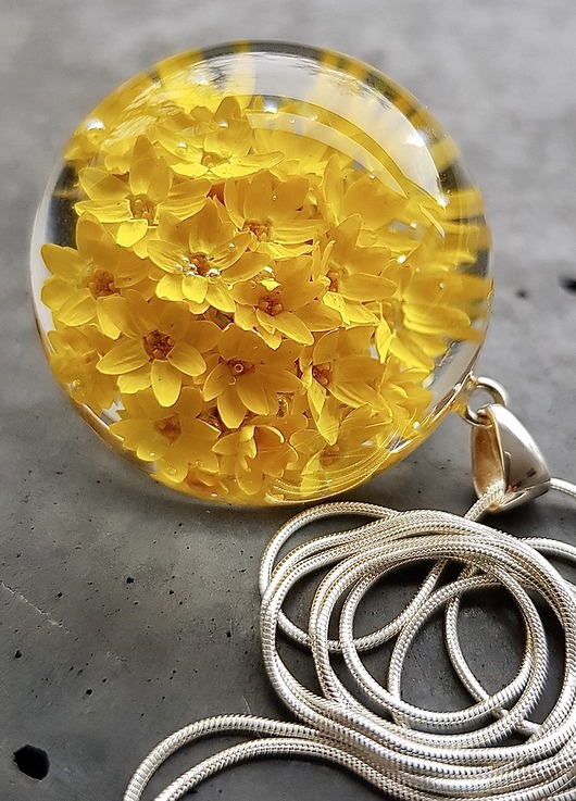 naszyjnik z żółtymi kwiatuszkami Grol Jewellery