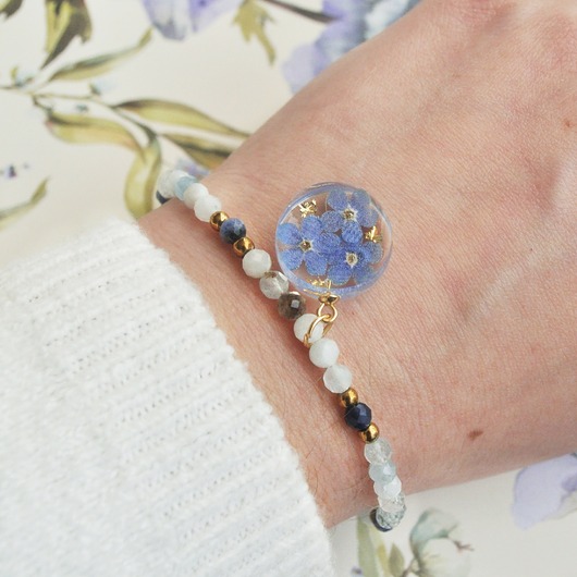 bransoletki z kamieni naturalnych Bransoletka z akwamarynem i niezapominajkami