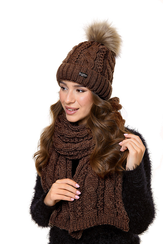 czapki damskie Komplet damski czapka z pomponem i szal zimowy brązowy C03