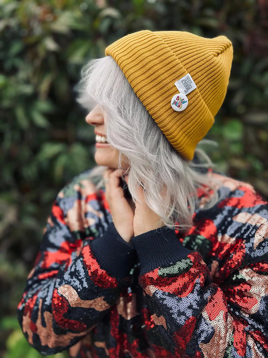 czapki damskie Czapka beanie z bawełny logo kolorowe Miodowa musztarda