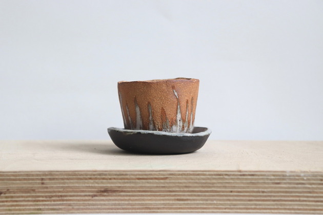 doniczki Mała doniczka ceramiczna