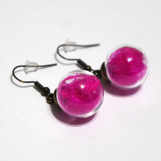 kolczyki szklane Pióra amarantowe - kolczyki wiszące, brąz