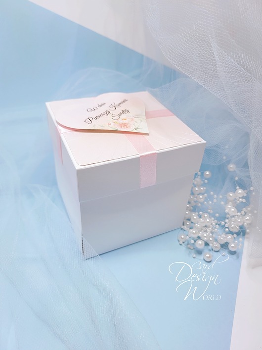 kartki na komunię Pamiątka na Komunię dla dziewczynki, Gift box z  personalizacją
