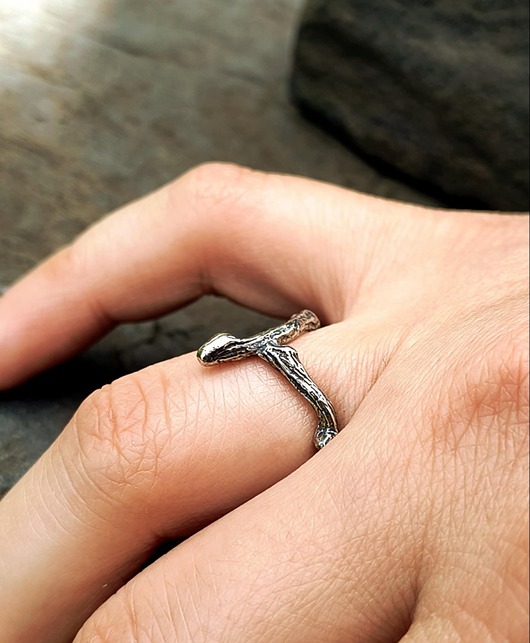 pierścionki srebrne Pierścionek Gałązka Black