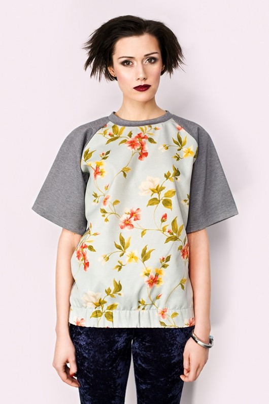 Bluza z krótkim rękawem w kwiaty Kasia Miciak design