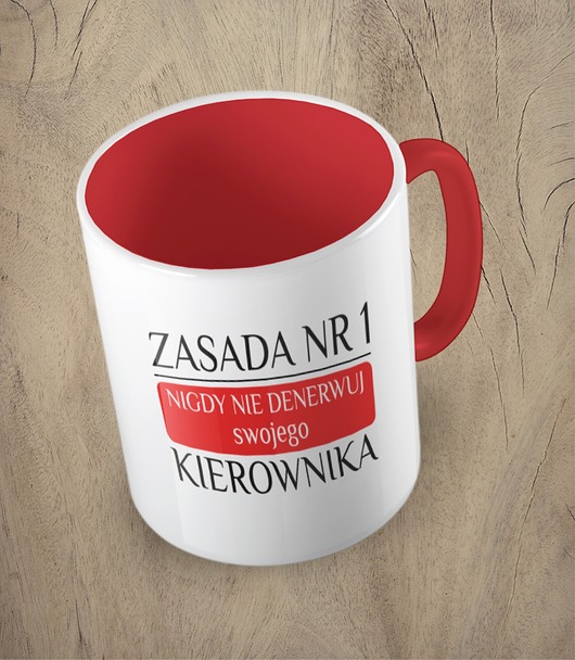 kubki Kolorowy kubek z hasłem NIE DENERWUJ KIEROWNIKA - mix kolorów