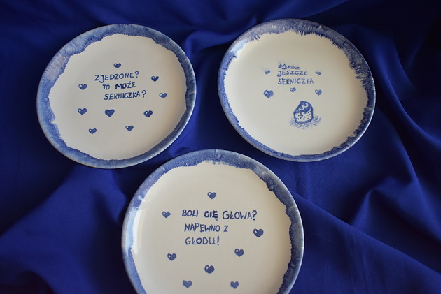 patery i talerze Trzy talerz ceramiczne deserowe "Boli Cię głowa? Pewnie z głodu!"