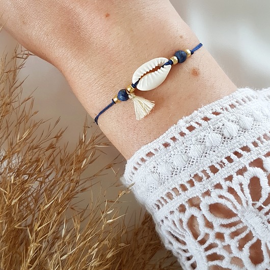 bransoletka z muszelką kauri LEI handmade 