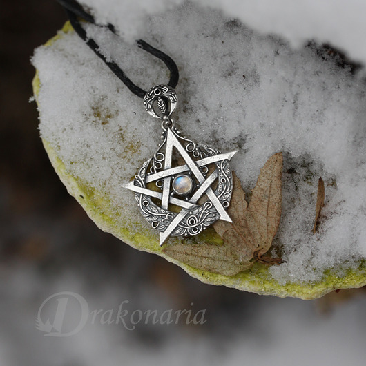 wisiory Pentagram księżycowy