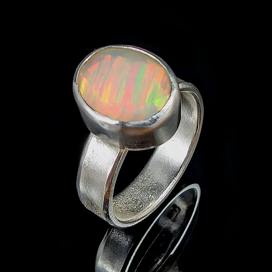 pierścionki srebrne Pierścionek tęczowe refleksy w opalu