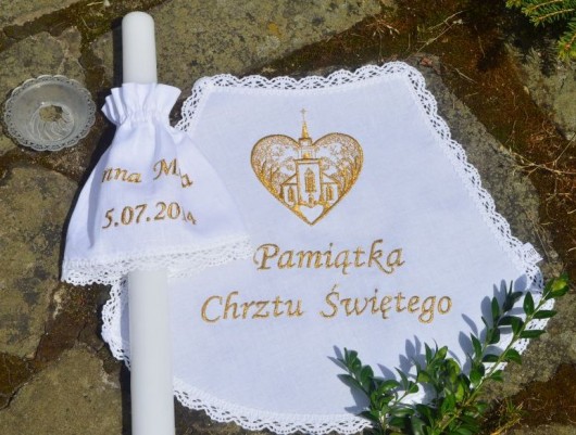 Komplet do Chrztu: szatka i świeca! Kościółek Monart