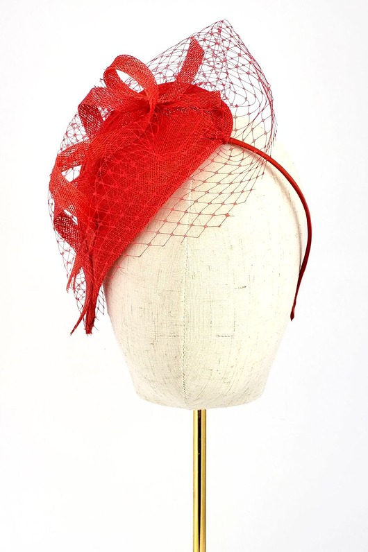 fascynatory LOLA red toczek z sinamay i woalki