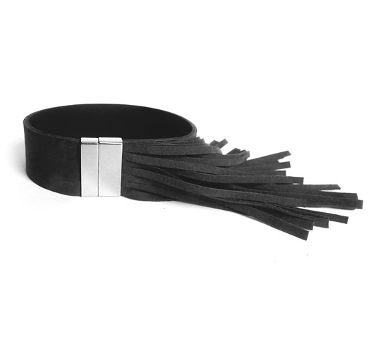 Bransoletka skórzana fringe magnes czarna Mikashka