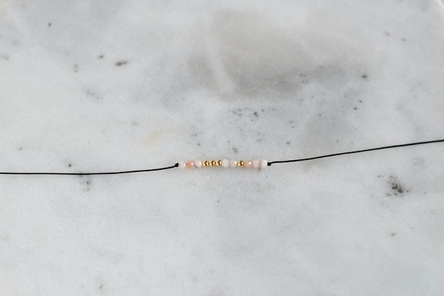 bransoletki na sznurku Dowolne Słowo - Opal - Kwiecień - Bransoletka z Alfabetem Morse'a