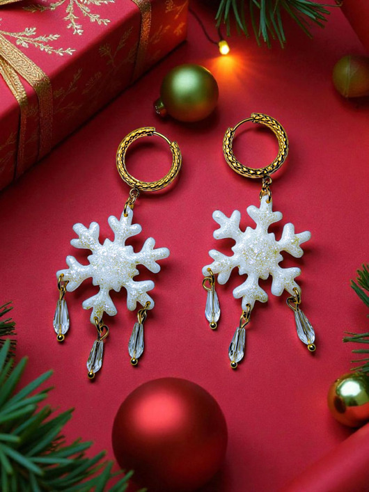 kolczyki z masy plastycznej Świąteczne kolczyki śnieżki handmade