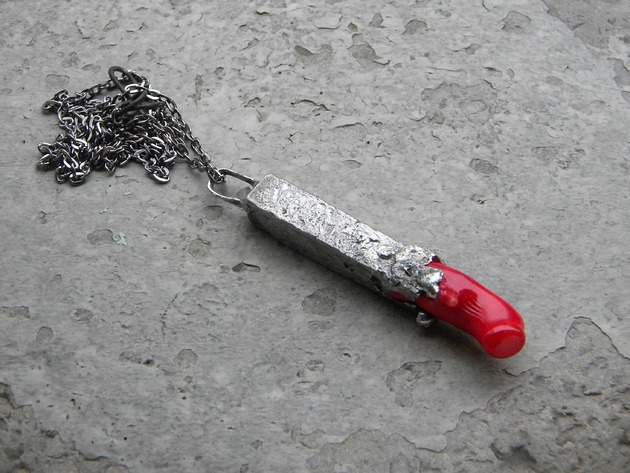 naszyjniki - inne Kloc z  koralem - długi korzeń  - naszyjnik