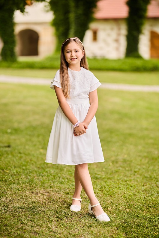 sukienki komunijne Kremowa sukienka dla dziewczynki z koronkową górą Leonia