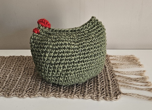 ozdoby wielkanocne Zielona Kura ze sznurka konopnego