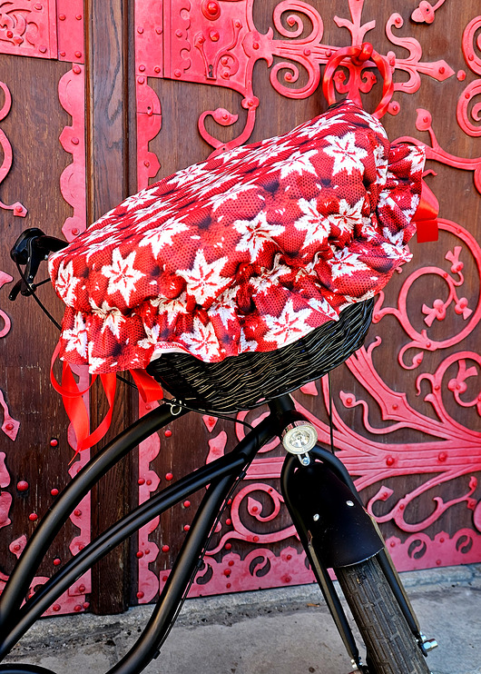 akcesoria do roweru Pokrywka na koszyk snowflakes świąteczna swetrowa