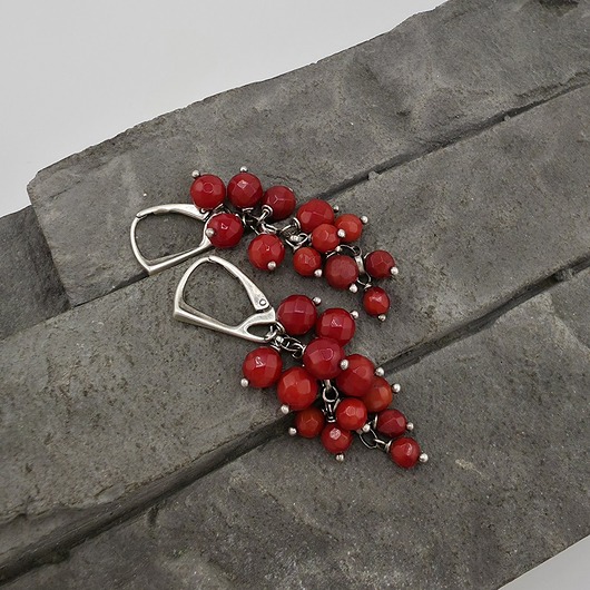 kolczyki z kamieniami Kolczyki czerwone gronka