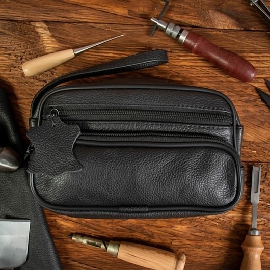 torby i nerki męskie Średnia Czarna Saszetka Męska Skórzana do Ręki na Pieniądze M1B