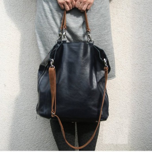 torby na ramię Granatowa miękka torba z karabinkami