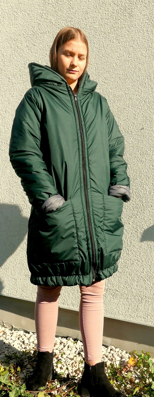 kurtki damskie Ciepła kurtka impregnowana z kapturem na suwak