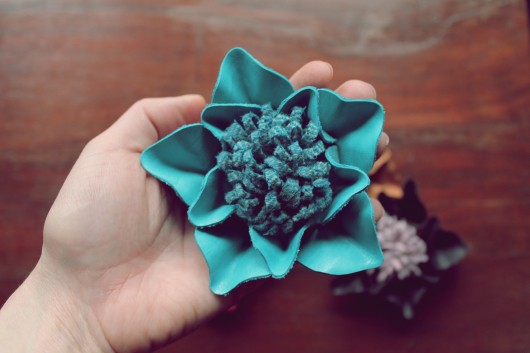 Broszka,Leather Blue  IV MAY