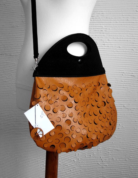 rudo-czarna felt label