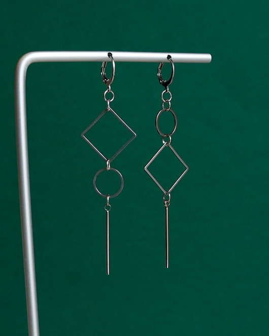 kolczyki srebrne Asymetryczne stalowe kolczyki geometryczne