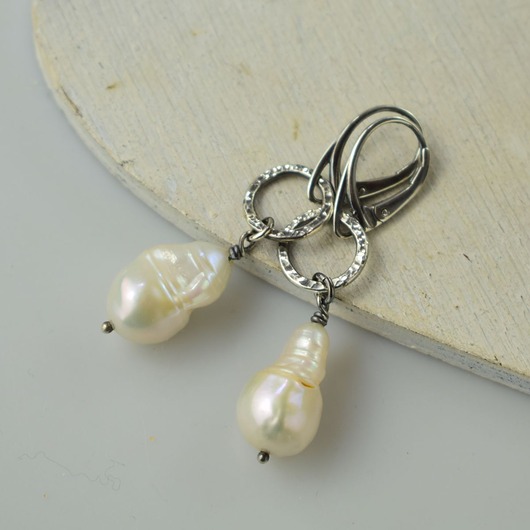 kolczyki srebrne Imperfect - srebrne kolczyki z perłami