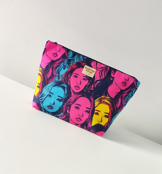 kosmetyczki Duża Kosmetyczka K-pop Colorful z weluru