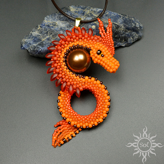wisiory Cavrenos III, wisior ze smokiem, beading