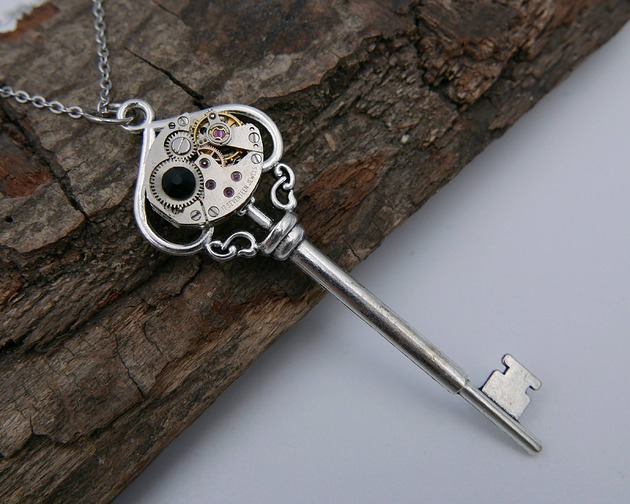 wisiory Mechaniczny klucz 010