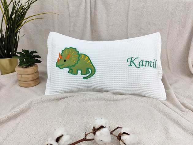 poduszki do pokoju dziecka Personalizowany prezent dla dziecka - imienna poduszka z dinozaurem