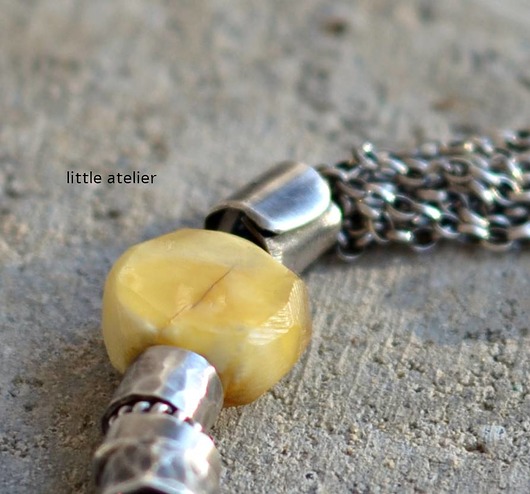 Surowy bursztyn w towarzystwie srebra little atelier