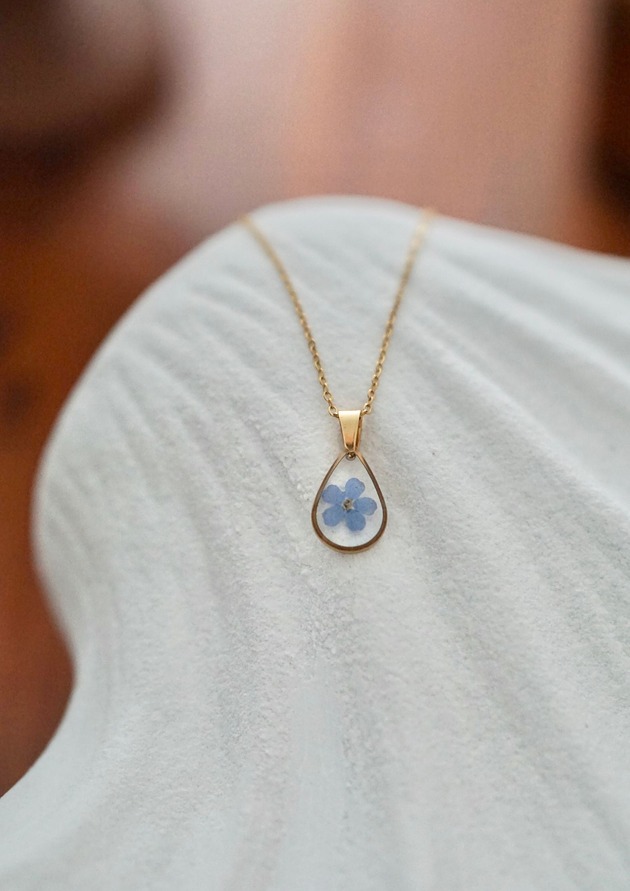 złote naszyjniki Naszyjnik z niezapominajkami