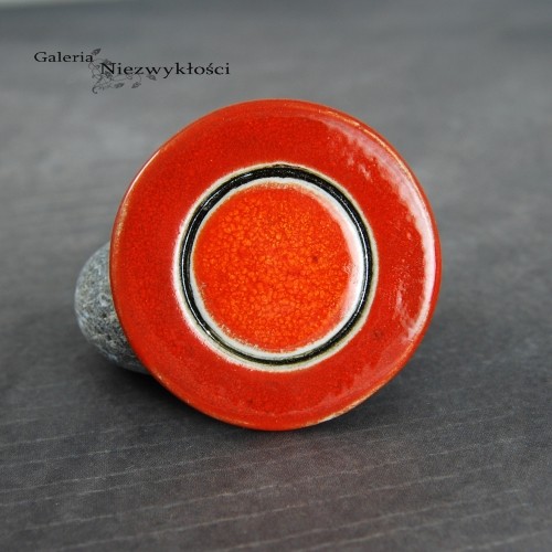 Orange in red Dorca