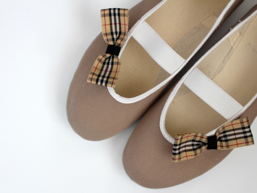Elegancka krateczka (buty + broszki) Czarna Biedronka