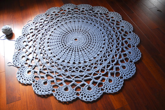 Dywan - ludowa serweta Pompon Design