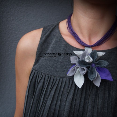 Trzy szarości z fioletem  FlowerFelt Design