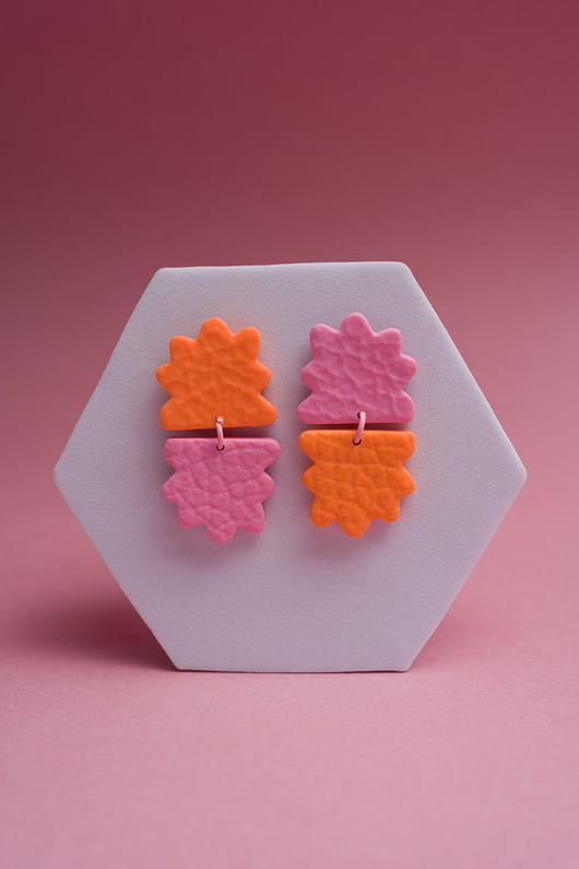 kolczyki z masy plastycznej Dwukolorowe sztyfty z fakturą