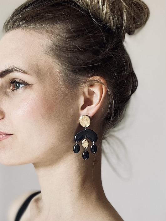 kolczyki z masy plastycznej Wiszące kolczyki CIRCUS czarne