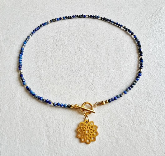 chokery Choker z lapisu lazuli z zawieszką