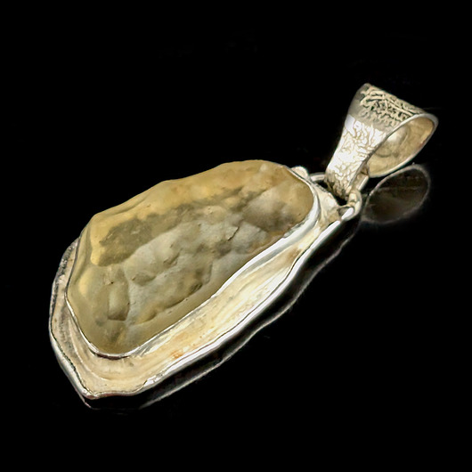 wisiory Zlociste szkło libijskie