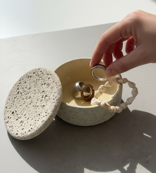 pojemniki na biżuterię Pojemnik na biżuterię w stylu wabi sabi, pudełko struktura kamienia surowa