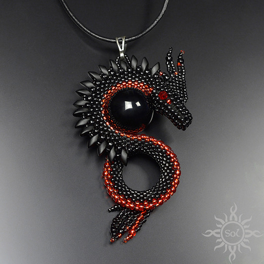 wisiory Shagrax, wisior ze smokiem, beading