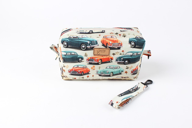 torby i nerki męskie Męska kosmetyczka wodoodporna w retro auta z odpinaną zawieszką
