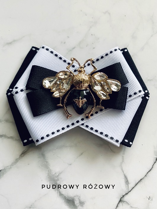 broszki Brosza z czarnym owadem z kryształami New